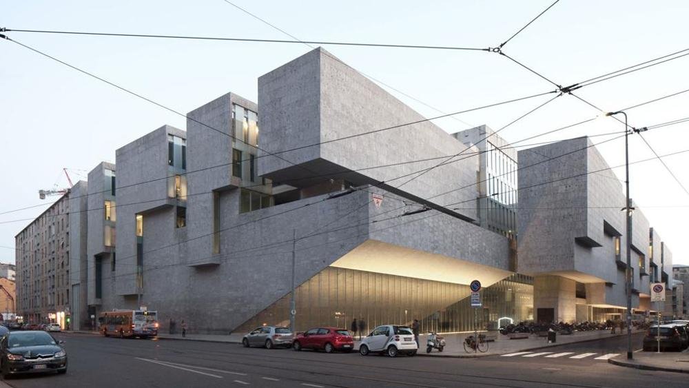 Bocconi University get in touch virtual reality Image of Bocconi University get in touch virtual reality